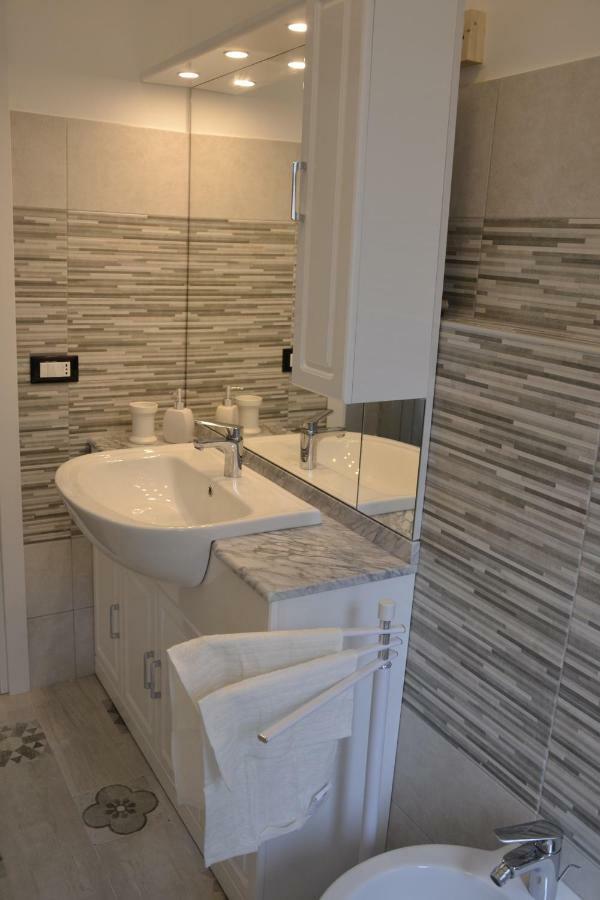 Il Nido Di Quarto Con Park Auto Macchine Piccole Segmento B 热那亚 外观 照片