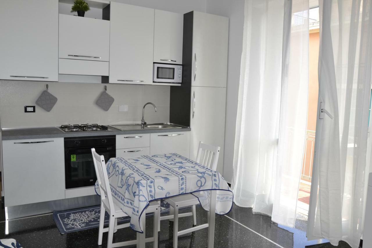 Il Nido Di Quarto Con Park Auto Macchine Piccole Segmento B 热那亚 外观 照片